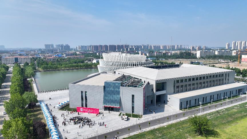 建筑与房屋的城市空拍图AI 生成的内容可能不正确。